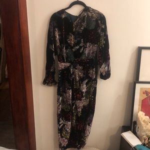 Stunning velvet dress with sheer details